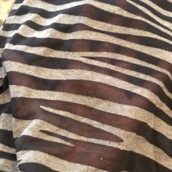 Express Zebra Black Gray V-neck Semi Sheer Size Small - Picture 9 of 13